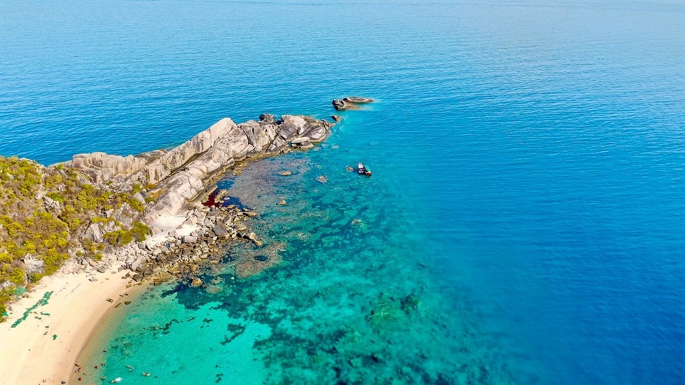 thien-duong-bien-dao-hon-nua-phu-yen-quynhontourist